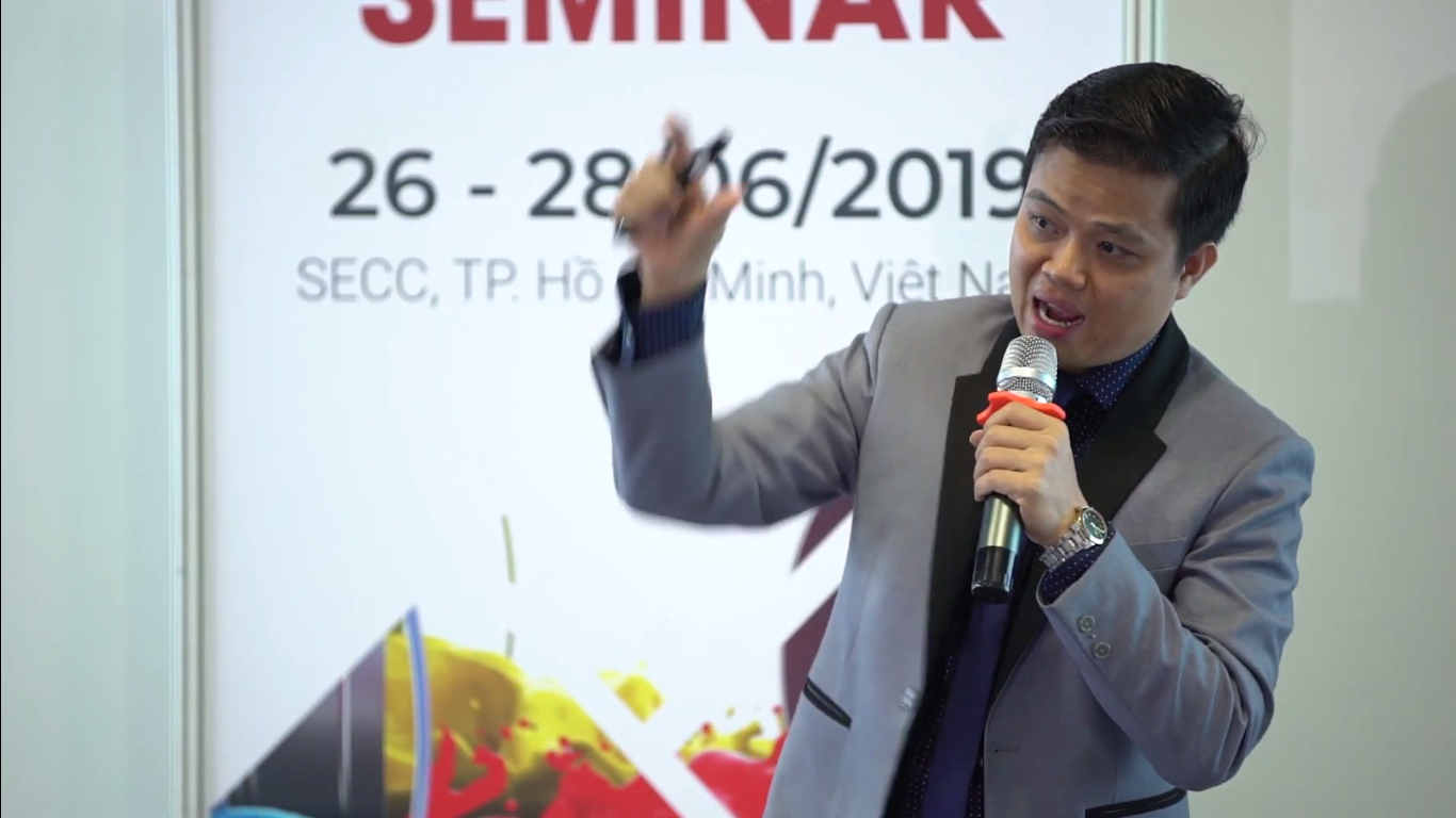 CEO Bùi Ngọc Hùng thuyết trình về làm sao tối ưu hóa chi phí cho doanh nghiệp